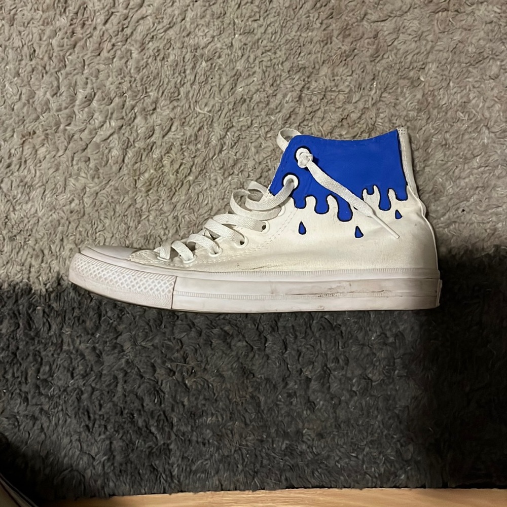 Custom converse chuck taylor. Men’s size 9.